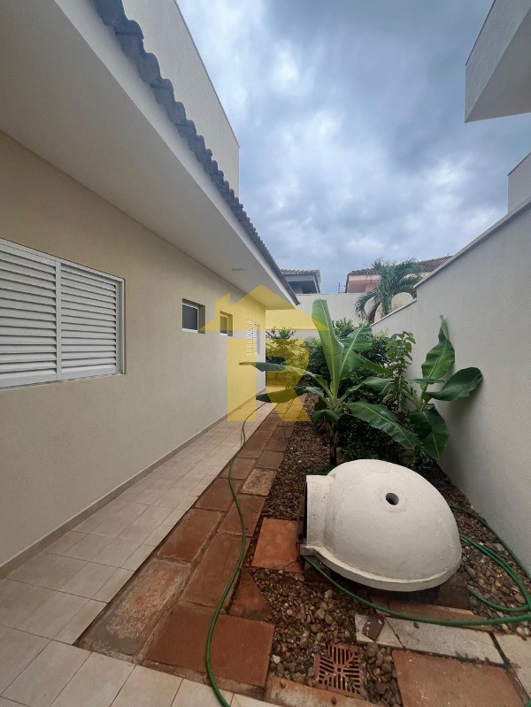 Casa de Condomínio com 3 quartos para aluguel, 230m² — foto 23 de 25