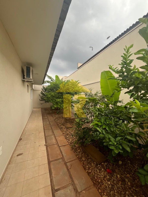 Casa de Condomínio com 3 quartos para aluguel, 230m² — foto 25 de 25
