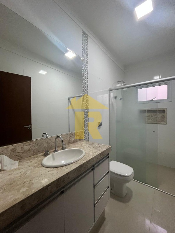 Casa de Condomínio com 3 quartos para aluguel, 230m² — foto 15 de 25