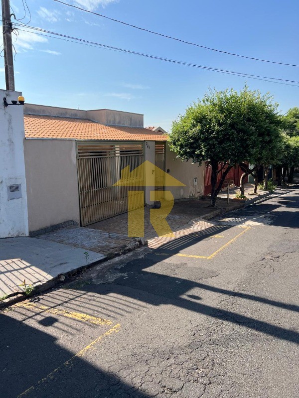 Casa com 3 quartos à venda, 288m² — foto 1 de 26