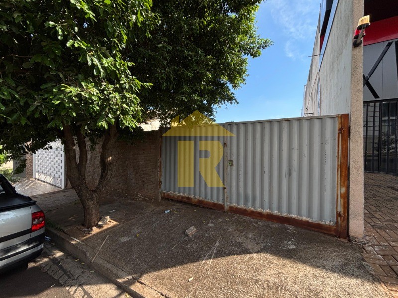 Terreno / Lote / Condomínio  à venda, 200m² — foto 1 de 11