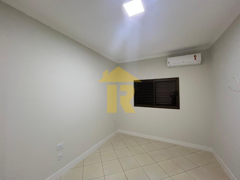 Casa de Condomínio com 3 quartos à venda e aluguel, 210m² — foto 14 de 25