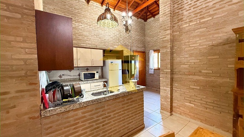 Casa de Condomínio com 3 quartos à venda, 230m² — foto 15 de 41