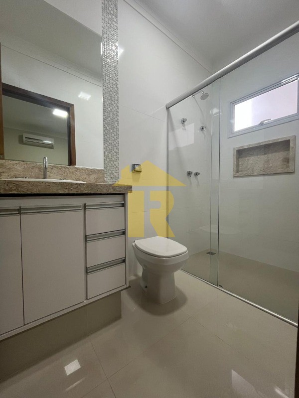 Casa de Condomínio com 3 quartos para aluguel, 230m² — foto 9 de 25