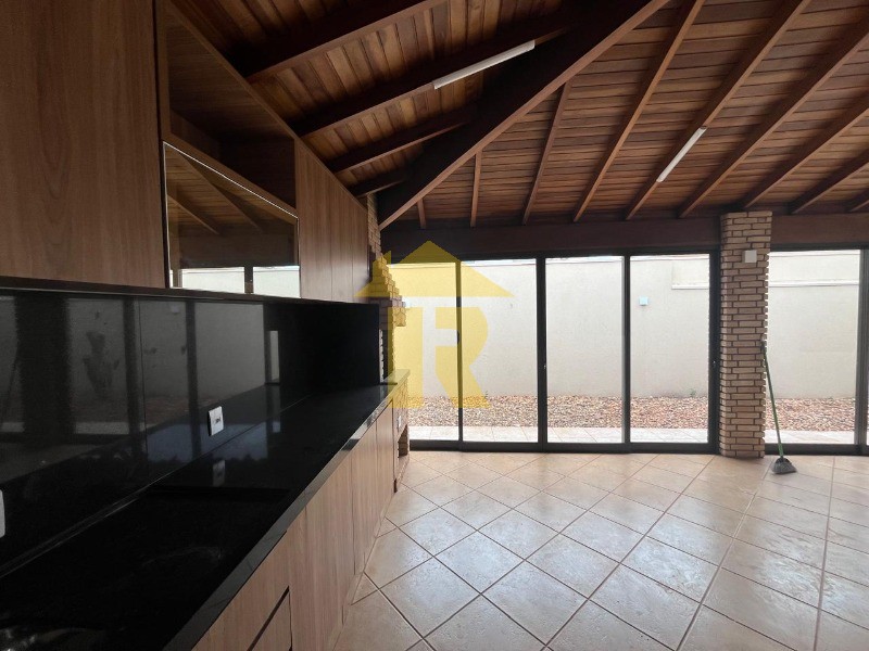 Casa de Condomínio com 3 quartos à venda e aluguel, 210m² — foto 21 de 25