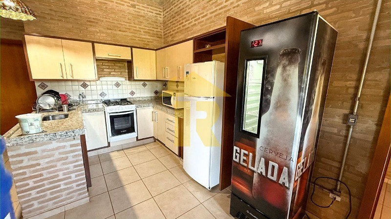 Casa de Condomínio com 3 quartos à venda, 230m² — foto 8 de 41