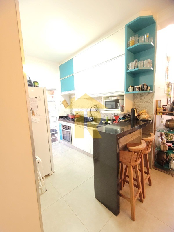 Casa com 3 quartos à venda, 136m² — foto 4 de 9