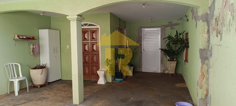 Casa com 3 quartos à venda, 129m² — foto 3 de 21