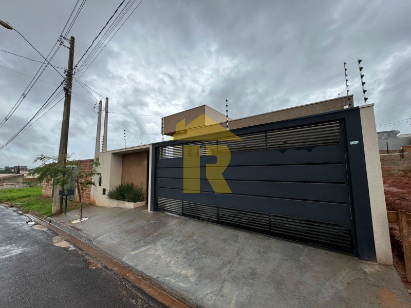 Casa com 3 quartos à venda, 122m² — foto 1 de 23