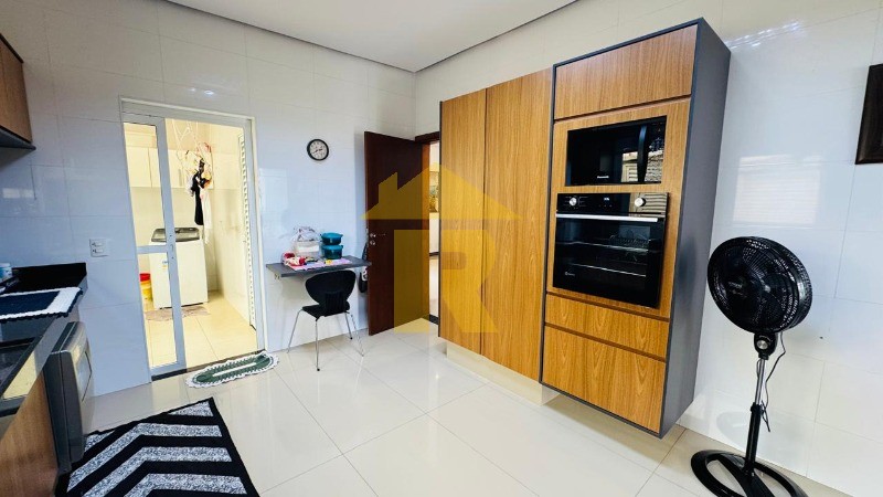 Casa de Condomínio com 4 quartos à venda, 311m² — foto 37 de 45