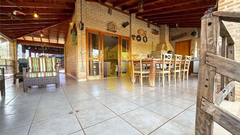 Casa de Condomínio com 3 quartos à venda, 230m² — foto 20 de 41