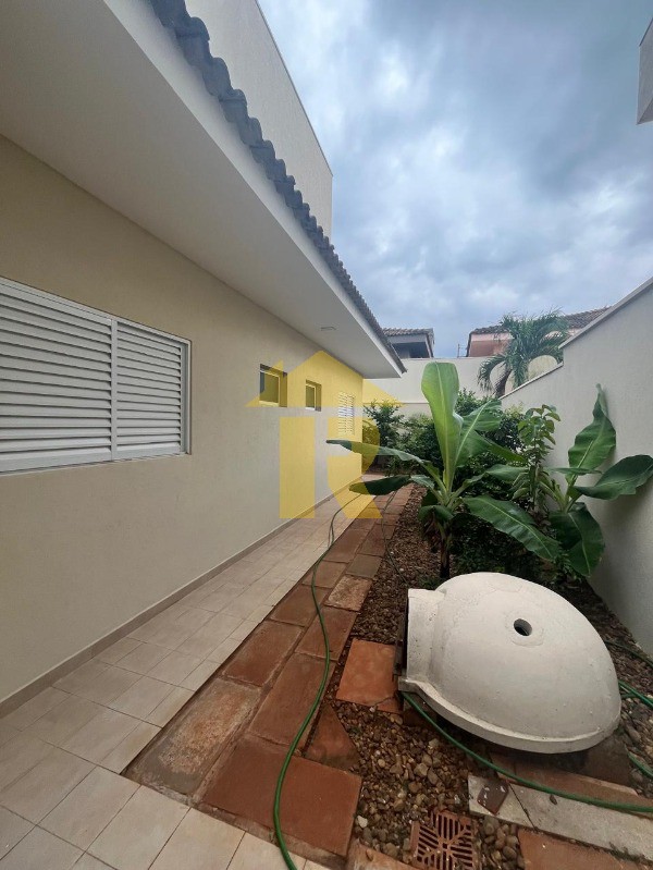 Casa de Condomínio com 3 quartos para aluguel, 230m² — foto 24 de 25