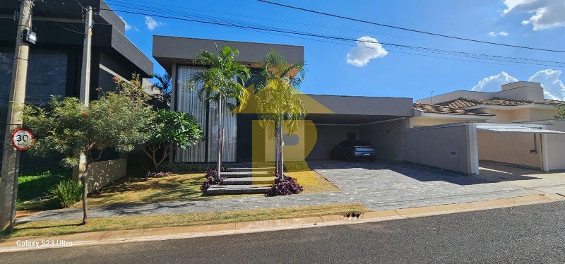 Casa de Condomínio com 3 quartos à venda, 285m² — foto 1 de 28