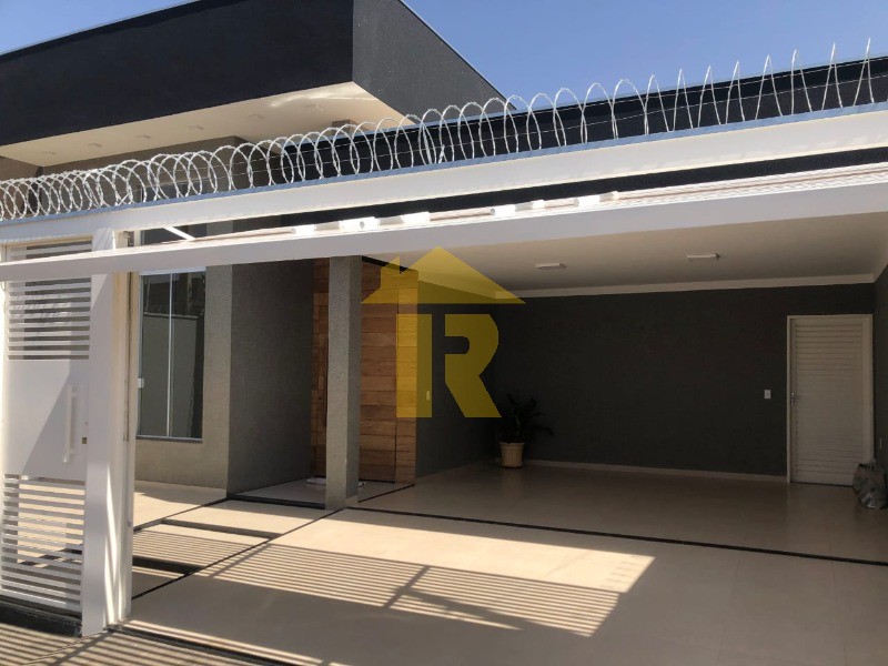 Casa com 3 quartos à venda, 140m² — foto 2 de 10