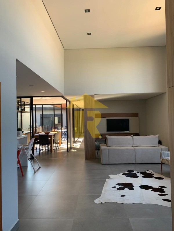 Casa de Condomínio com 3 quartos à venda, 251m² — foto 3 de 30