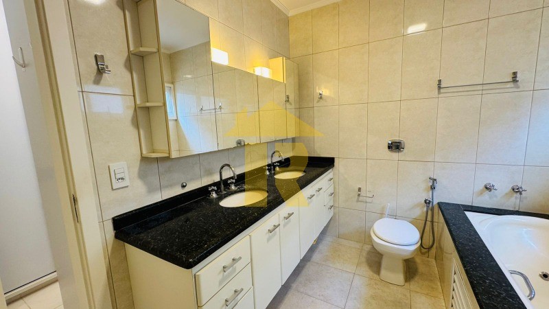 Casa de Condomínio com 4 quartos à venda e aluguel, 290m² — foto 13 de 48