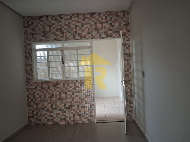 Casa com 3 quartos à venda e aluguel, 246m² — foto 26 de 38
