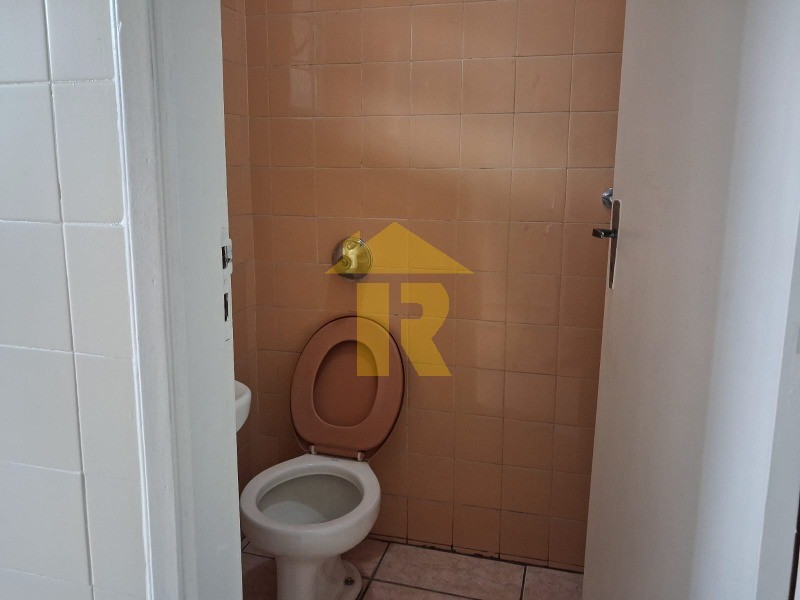 Casa com 3 quartos à venda e aluguel, 246m² — foto 36 de 38