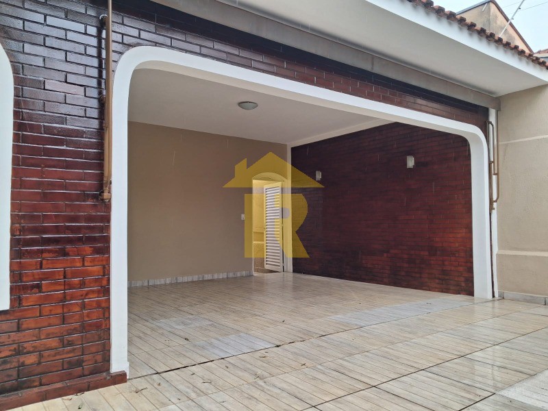 Casa com 3 quartos à venda e aluguel, 246m² — foto 4 de 38