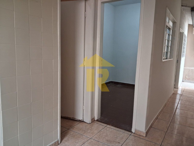 Casa com 3 quartos à venda e aluguel, 246m² — foto 28 de 38
