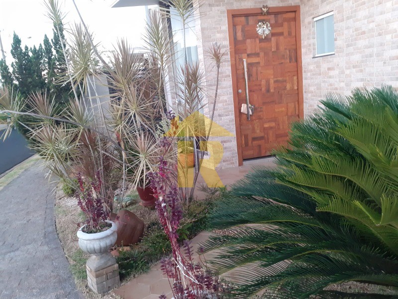Casa de Condomínio com 3 quartos à venda, 130m² — foto 2 de 24