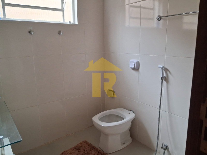 Casa com 3 quartos à venda e aluguel, 246m² — foto 14 de 38