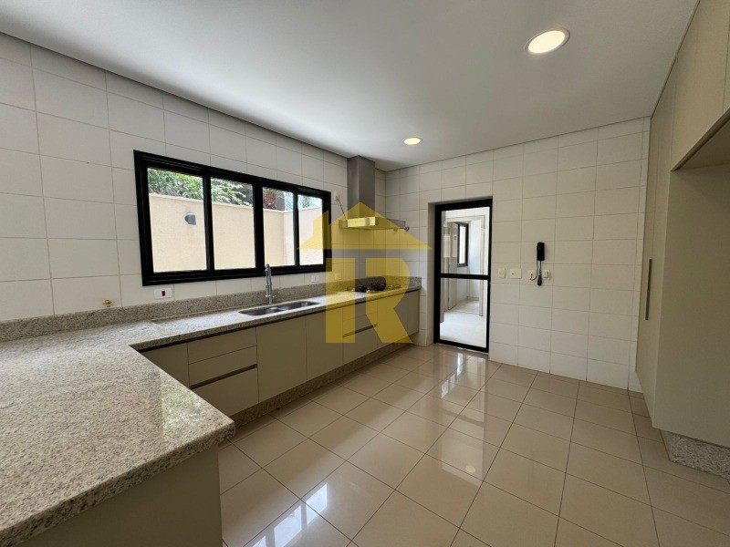 Casa de Condomínio com 3 quartos à venda, 372m² — foto 22 de 36