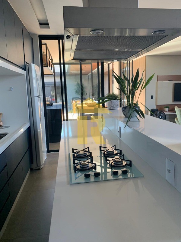 Casa de Condomínio com 3 quartos à venda, 251m² — foto 7 de 30