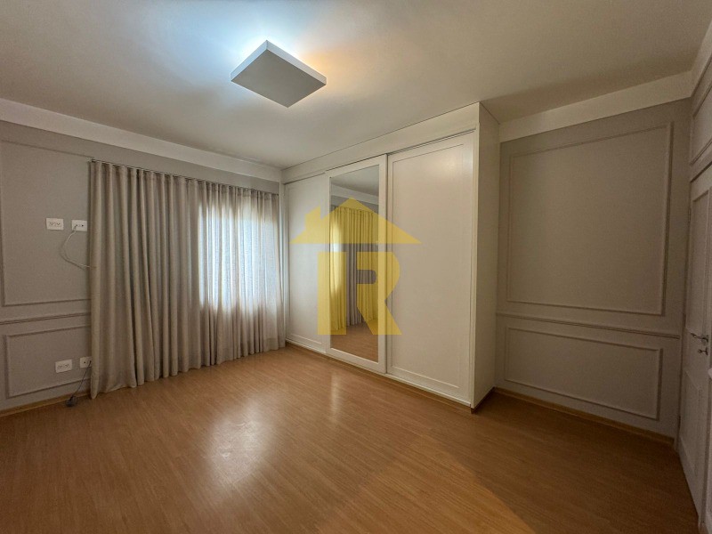 Casa de Condomínio com 3 quartos à venda, 372m² — foto 9 de 36