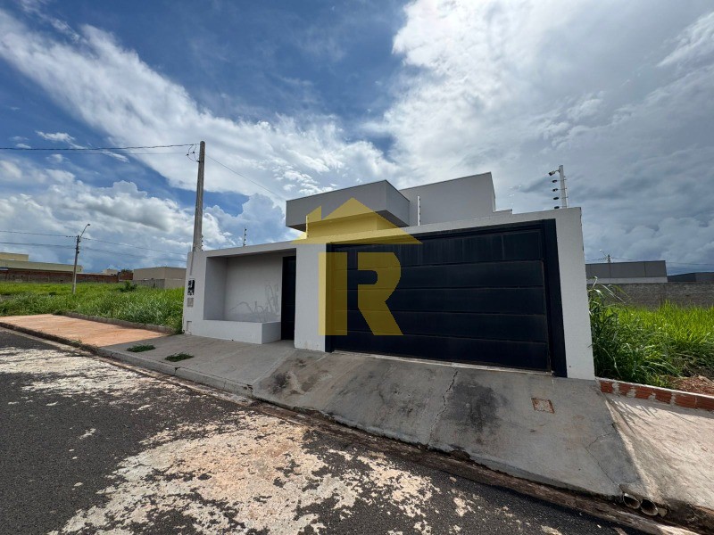 Casa com 2 quartos à venda, 97m² — foto 2 de 21