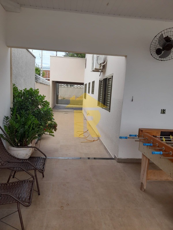 Casa com 3 quartos à venda, 141m² — foto 28 de 33