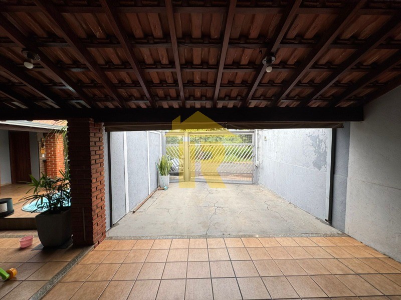 Casa com 3 quartos à venda, 175m² — foto 3 de 11