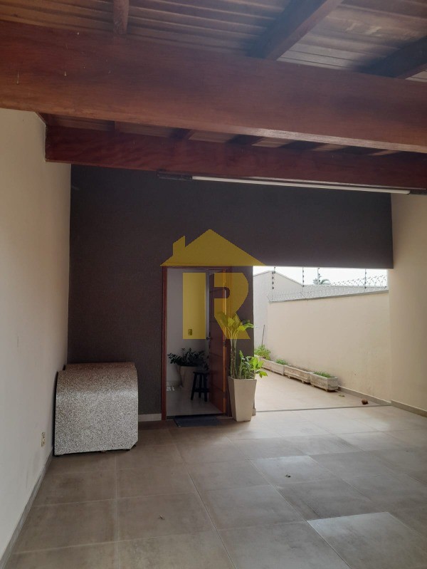 Casa com 3 quartos à venda, 141m² — foto 3 de 33