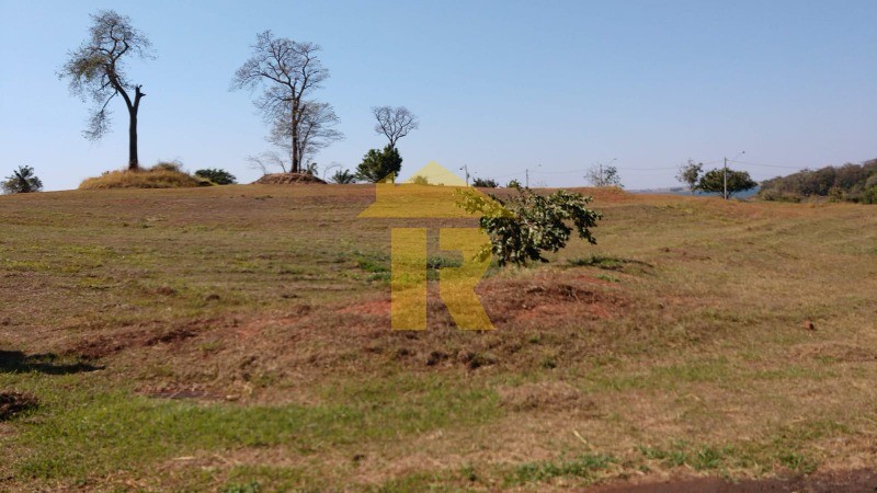 Terreno / Lote / Condomínio  à venda, 850m² — foto 1 de 27