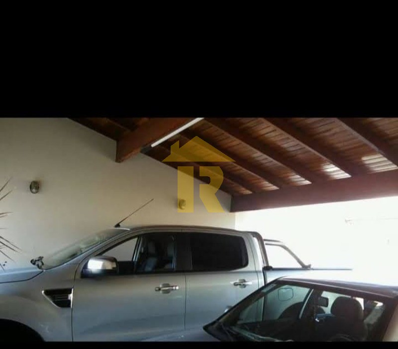Casa com 3 quartos à venda, 141m² — foto 2 de 33