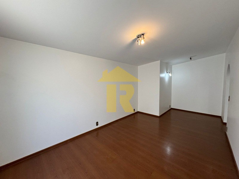 Casa com 3 quartos à venda, 500m² — foto 15 de 39