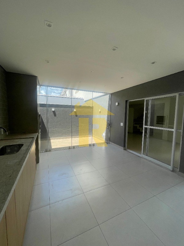 Casa de Condomínio com 3 quartos à venda e aluguel, 160m² — foto 17 de 19