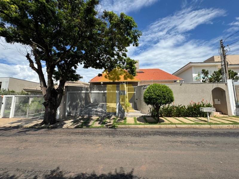 Casa com 3 quartos à venda, 500m² — foto 1 de 39