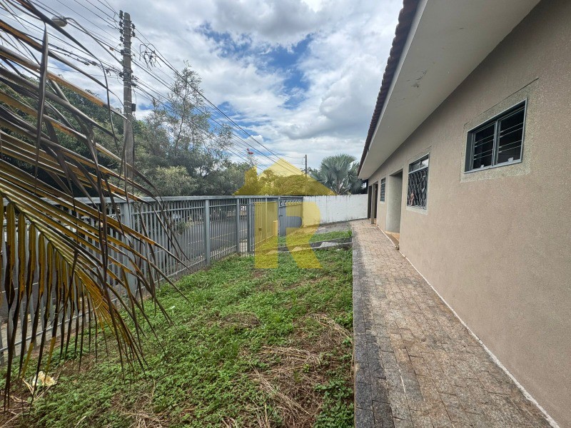 Casa com 3 quartos à venda, 450m² — foto 2 de 19