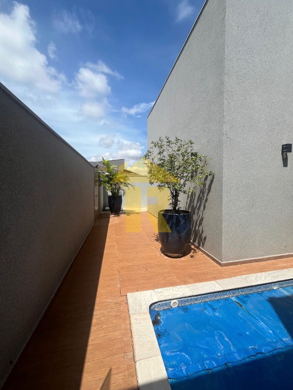 Casa de Condomínio com 4 quartos à venda e aluguel, 240m² — foto 23 de 24
