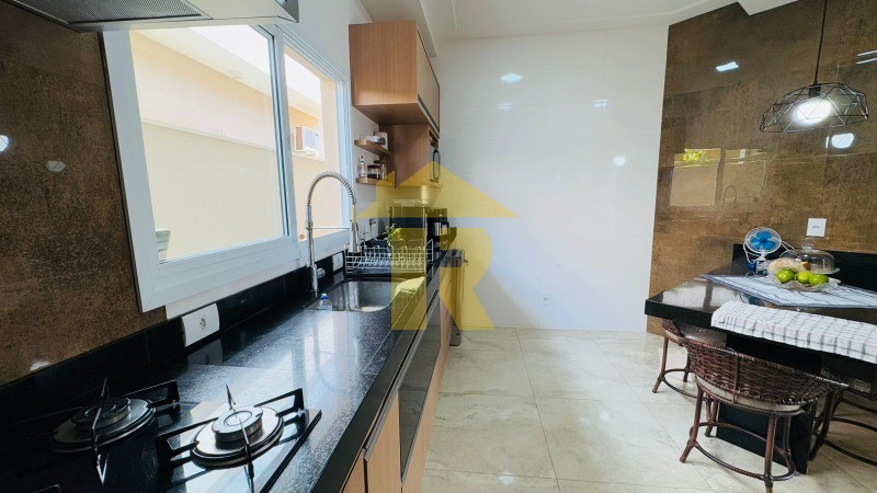 Casa de Condomínio com 4 quartos à venda, 300m² — foto 10 de 32