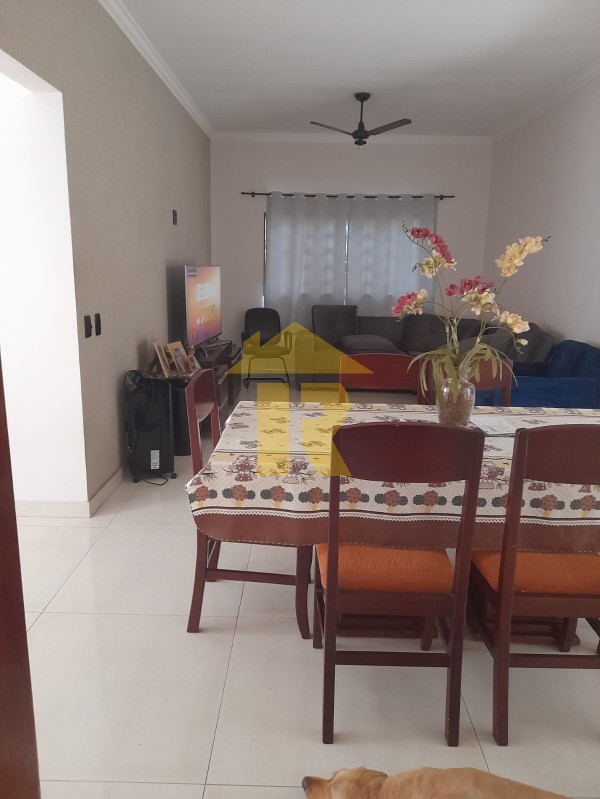Casa com 3 quartos à venda, 141m² — foto 8 de 33