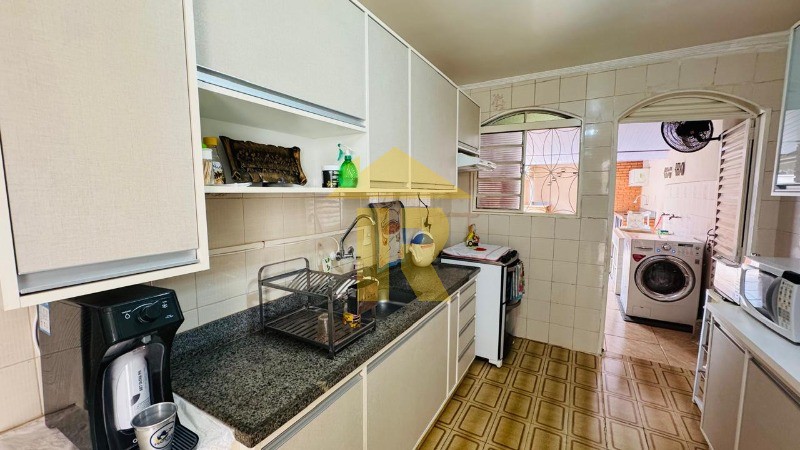 Casa com 3 quartos à venda, 180m² — foto 14 de 18