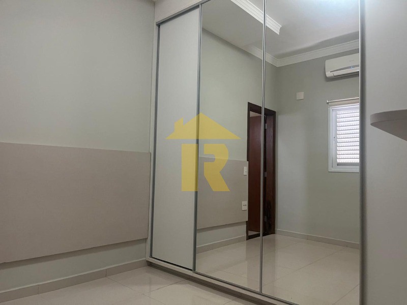 Casa de Condomínio com 4 quartos à venda e aluguel, 240m² — foto 15 de 24