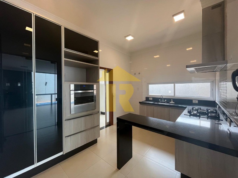 Casa de Condomínio com 4 quartos à venda e aluguel, 240m² — foto 18 de 24