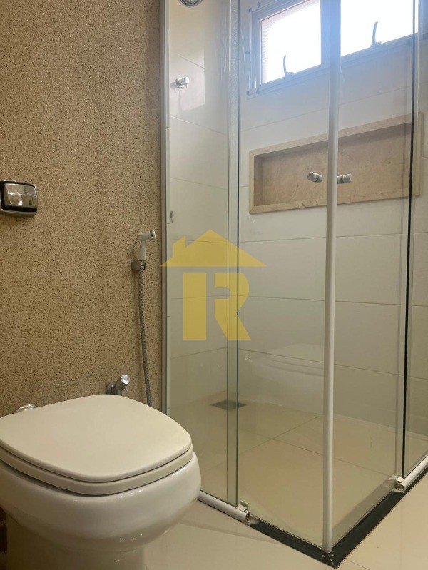 Casa de Condomínio com 4 quartos à venda e aluguel, 240m² — foto 24 de 24