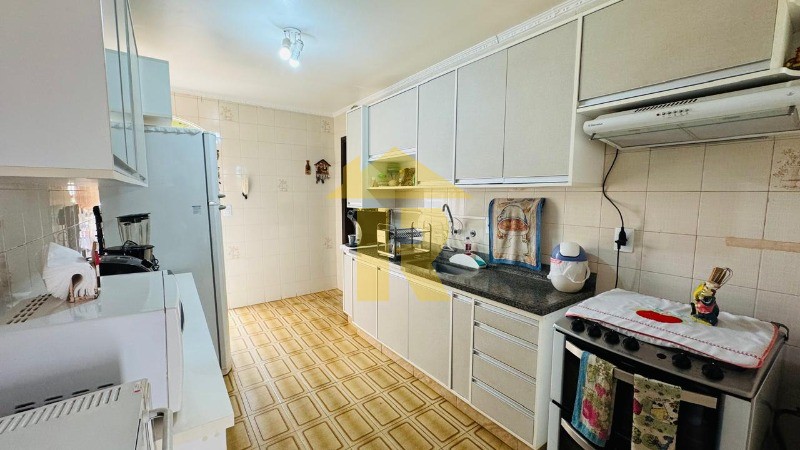 Casa com 3 quartos à venda, 180m² — foto 12 de 18