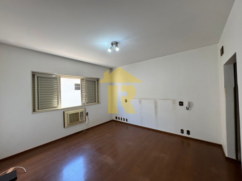 Casa com 3 quartos à venda, 500m² — foto 18 de 39