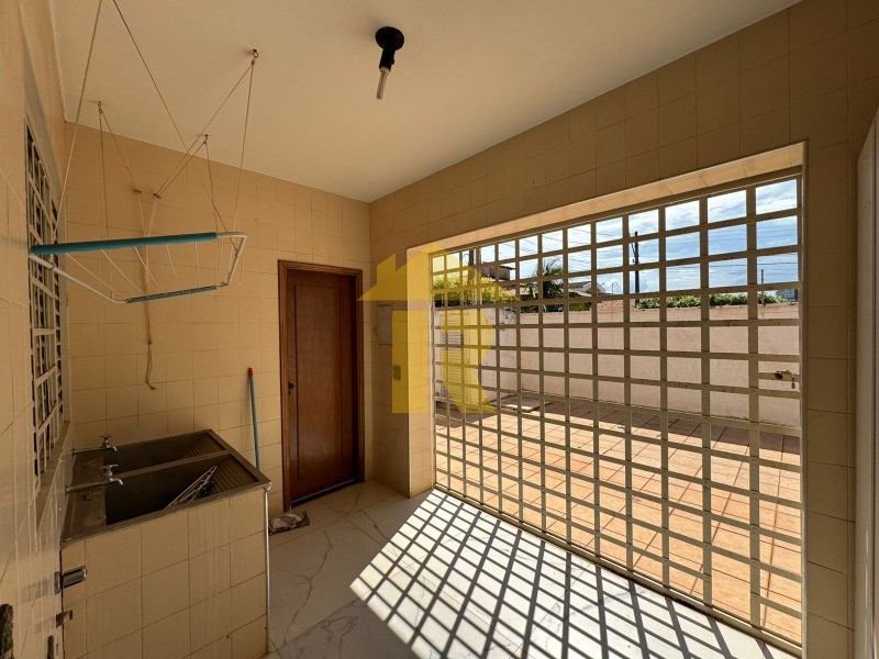 Casa com 3 quartos à venda, 500m² — foto 39 de 39