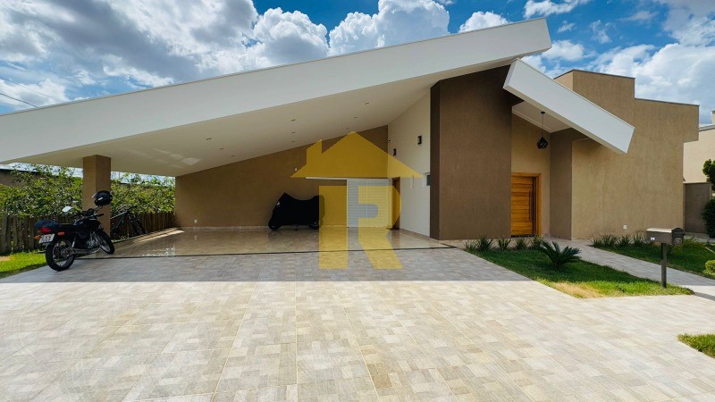 Casa de Condomínio com 4 quartos à venda, 300m² — foto 1 de 32
